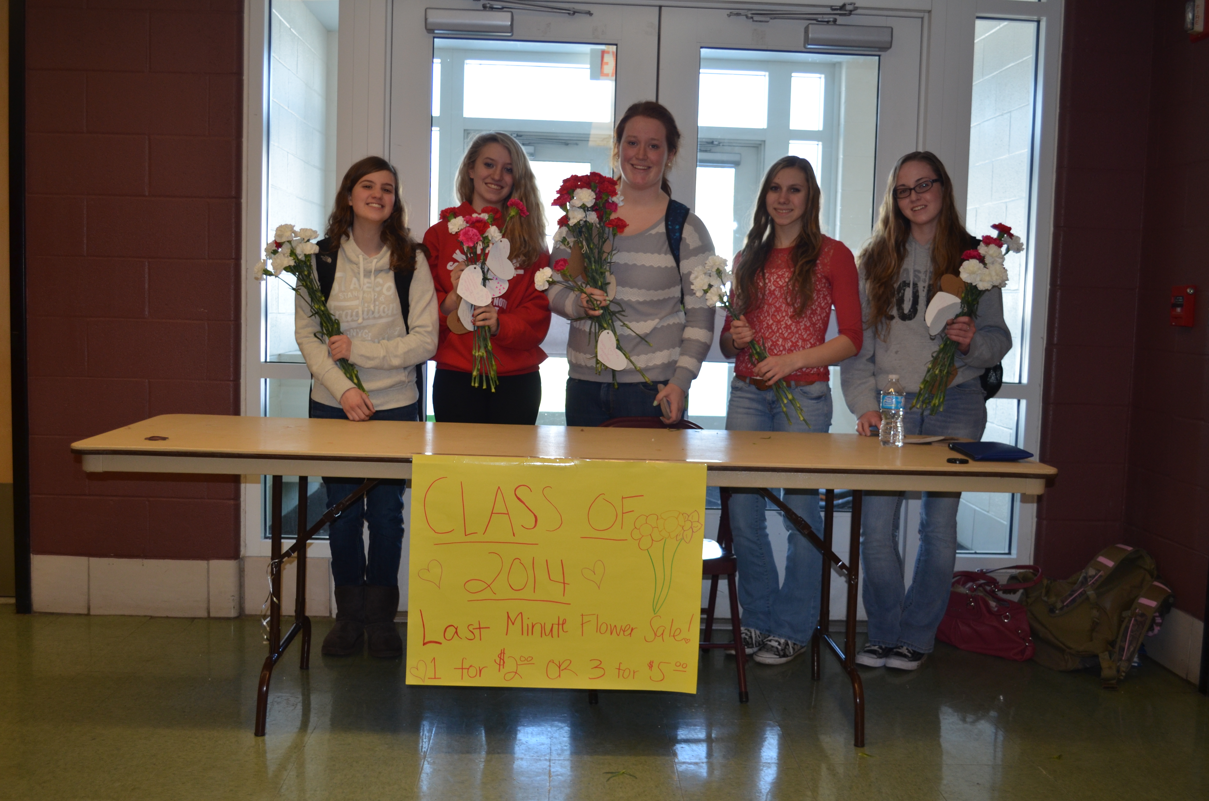 Junior Class Sells Carnations for Valentine’s Day