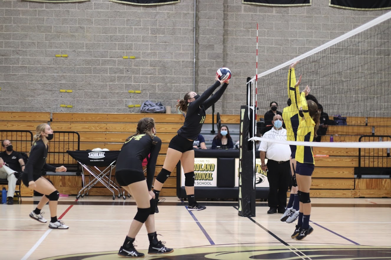 PHOTOS:: 9/22 Volleyball vs. East Haven