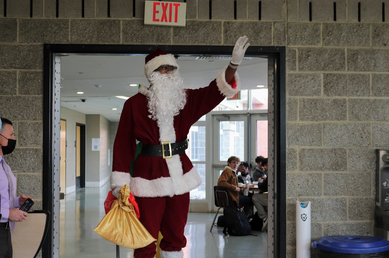 PHOTOS:: Santa Comes to Woodland