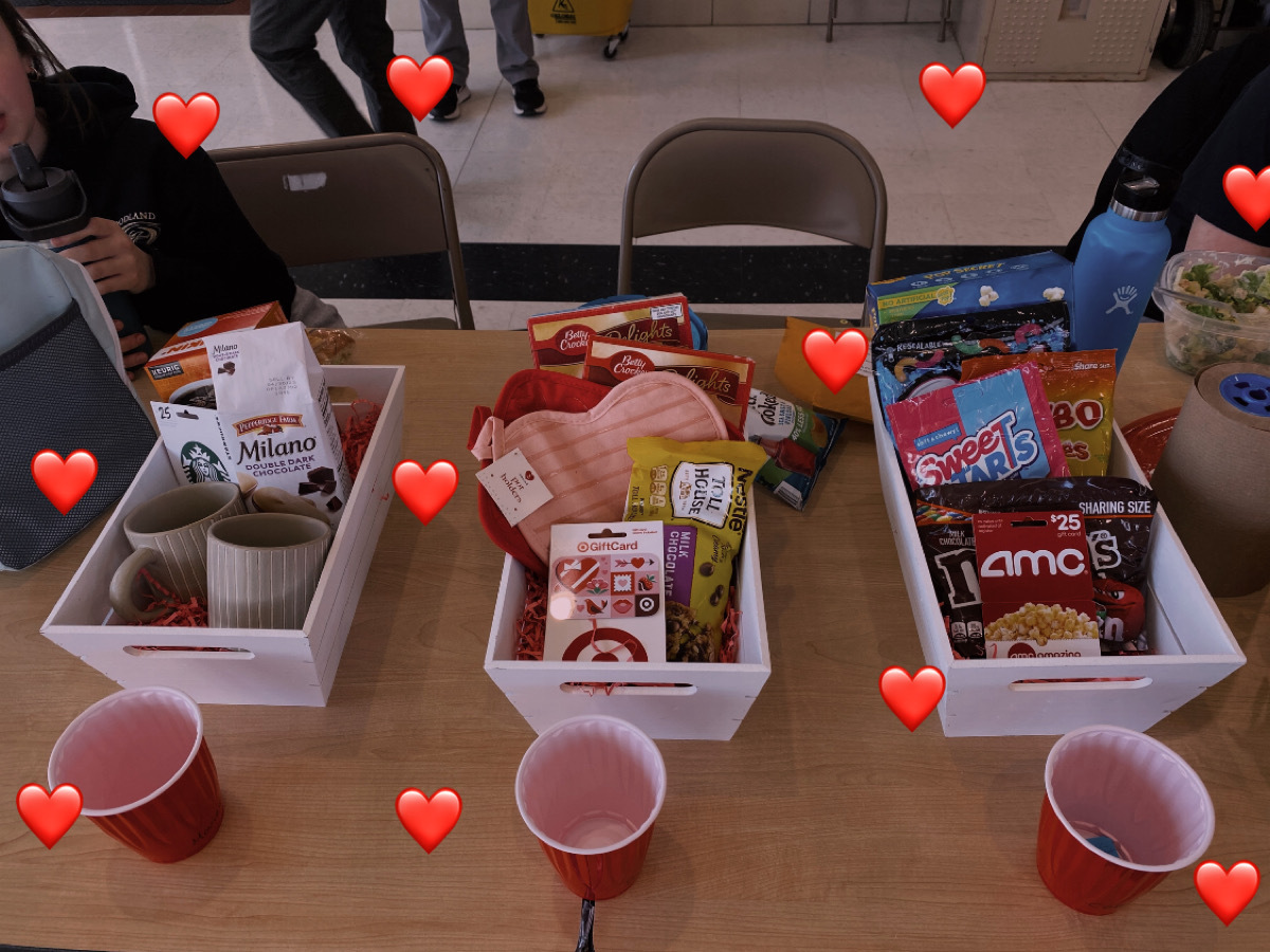 Class of 2024 Hosts Valentines Day Raffle